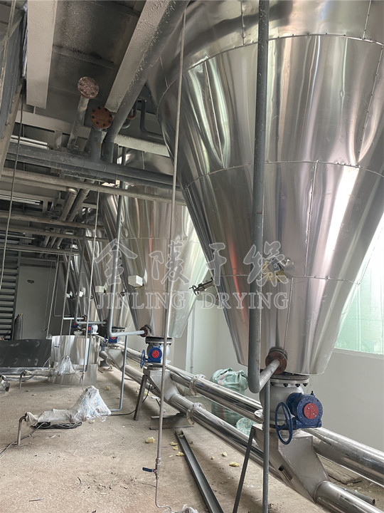 分離焦油專用單錐真空干燥機(jī)工程─【金陵干燥】